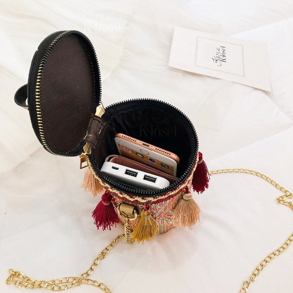 "Staycation" Tassle red bucket bag purse - Picture 3 of 8
